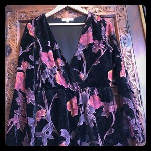 Honey Punch Velvet Floral Romper Medium